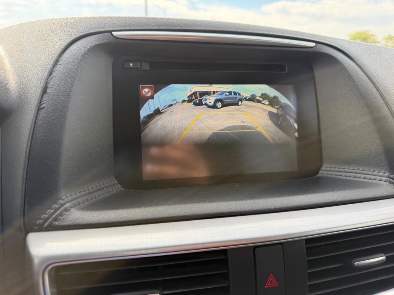 Mazda CX-5 Vehicle Full-screen Gallery Image 20