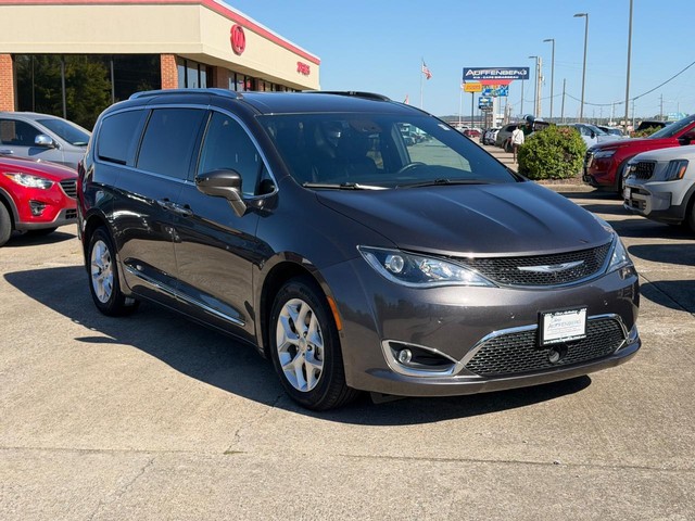 Cape Girardeau MO 2020 Chrysler Pacifica more details - chrysler pacifica