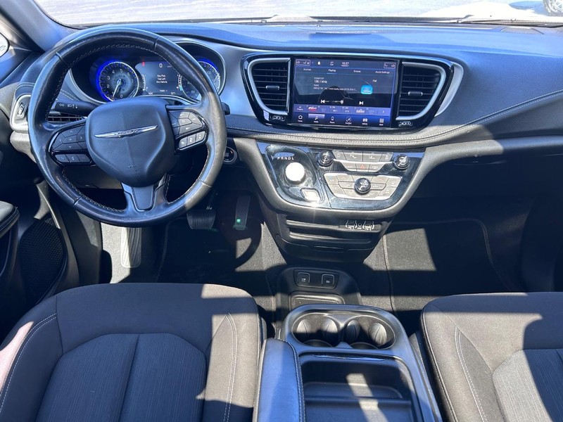 2021 Chrysler Pacifica Touring photo