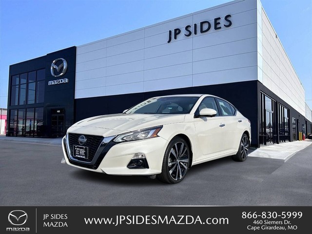 2019 Nissan Altima 2.5 Platinum at JP Sides Mazda in Cape Girardeau MO