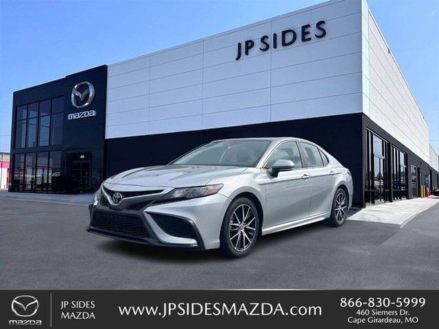 2022 Toyota Camry SE Auto (Natl) at JP Sides Mazda in Cape Girardeau MO