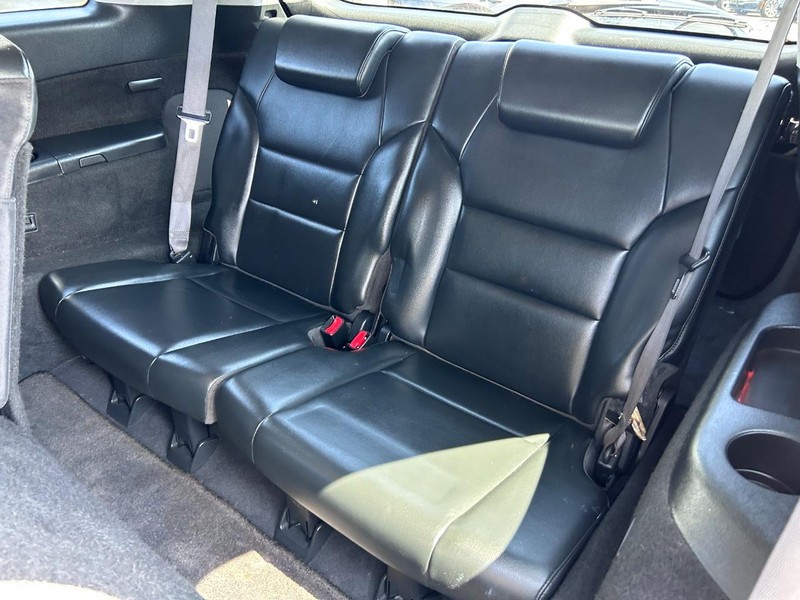 Acura MDX Vehicle Full-screen Gallery Image 10
