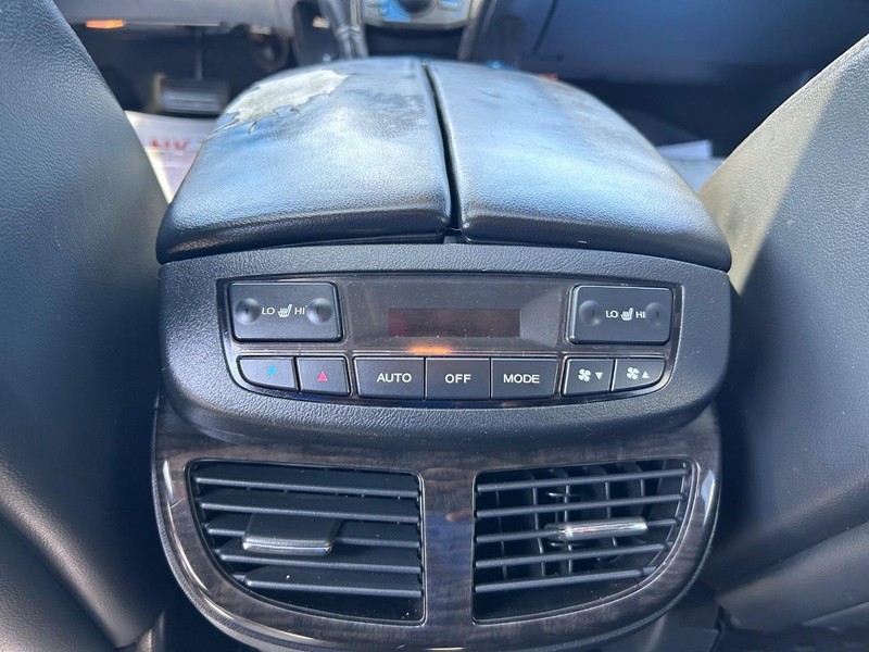 Acura MDX Vehicle Full-screen Gallery Image 12