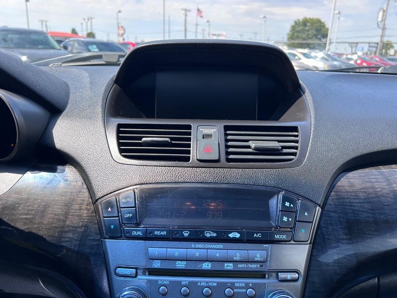 Acura MDX Vehicle Full-screen Gallery Image 21