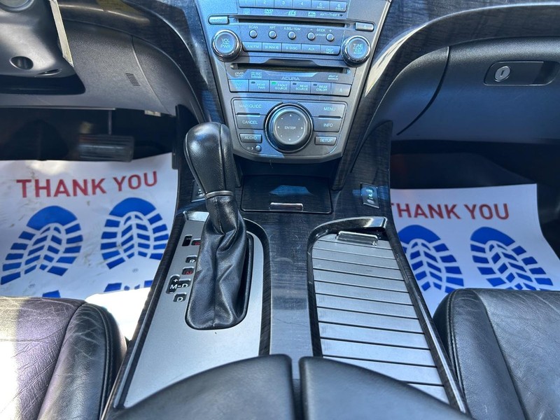 Acura MDX Vehicle Full-screen Gallery Image 23