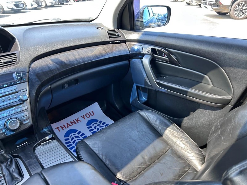 Acura MDX Vehicle Full-screen Gallery Image 24