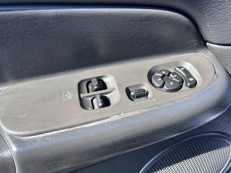 Dodge Ram 1500 Vehicle Full-screen Gallery Image 14