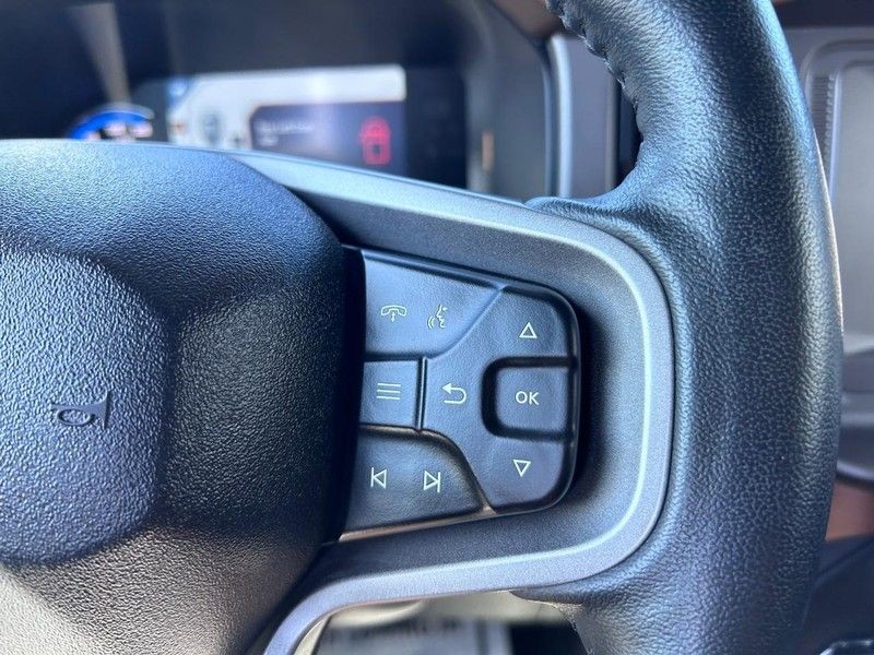 Ford Bronco Vehicle Full-screen Gallery Image 12