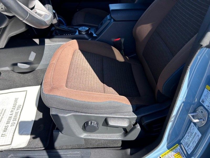Ford Bronco Vehicle Full-screen Gallery Image 18