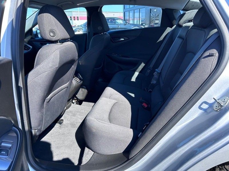 Chevrolet Malibu Vehicle Full-screen Gallery Image 08