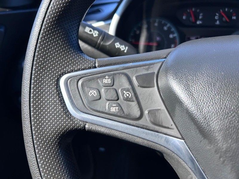 Chevrolet Malibu Vehicle Full-screen Gallery Image 11