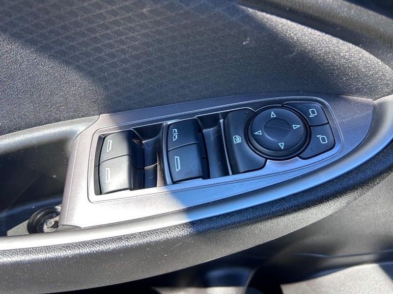 Chevrolet Malibu Vehicle Full-screen Gallery Image 17