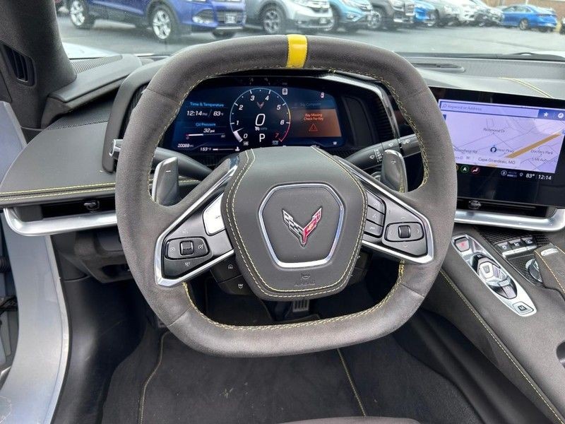 Chevrolet Corvette Vehicle Full-screen Gallery Image 15
