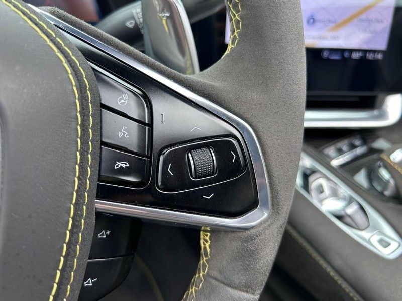 Chevrolet Corvette Vehicle Full-screen Gallery Image 17