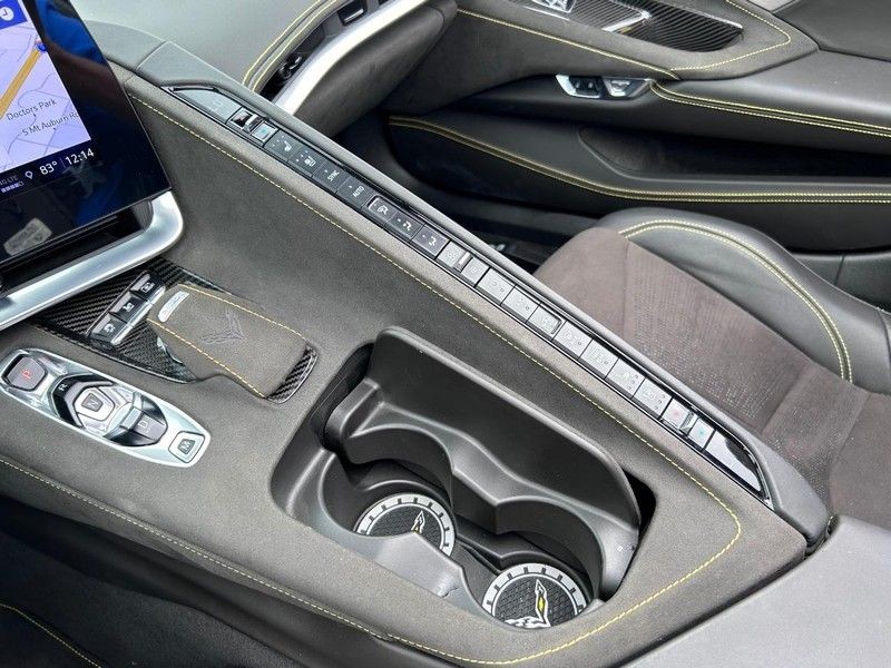 Chevrolet Corvette Vehicle Full-screen Gallery Image 20