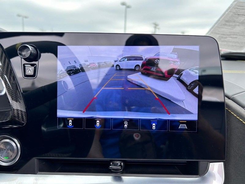 Chevrolet Corvette Vehicle Full-screen Gallery Image 26