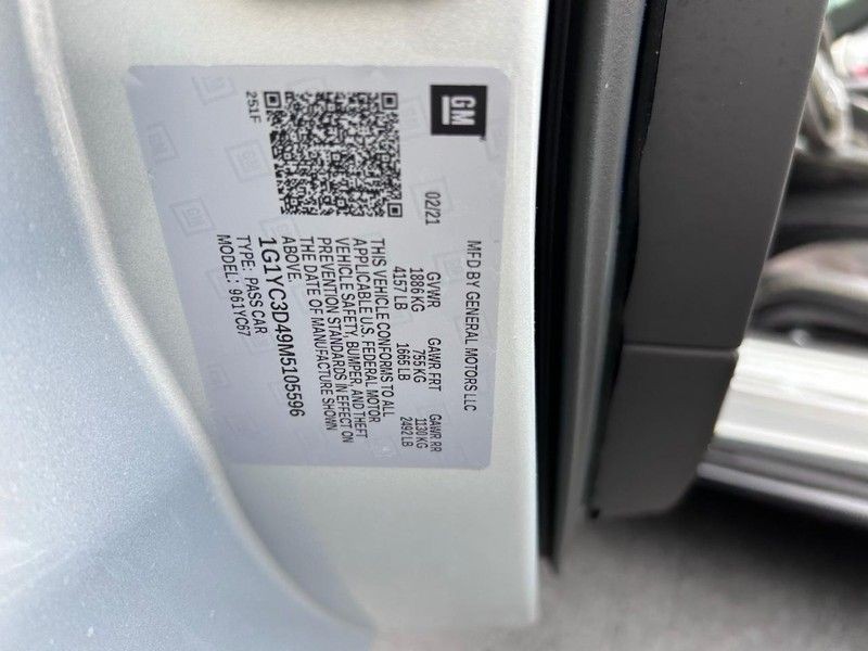 Chevrolet Corvette Vehicle Full-screen Gallery Image 27