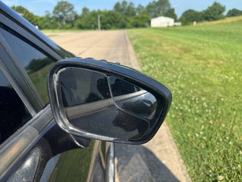 Ford Fiesta Sedan Vehicle Full-screen Gallery Image 21