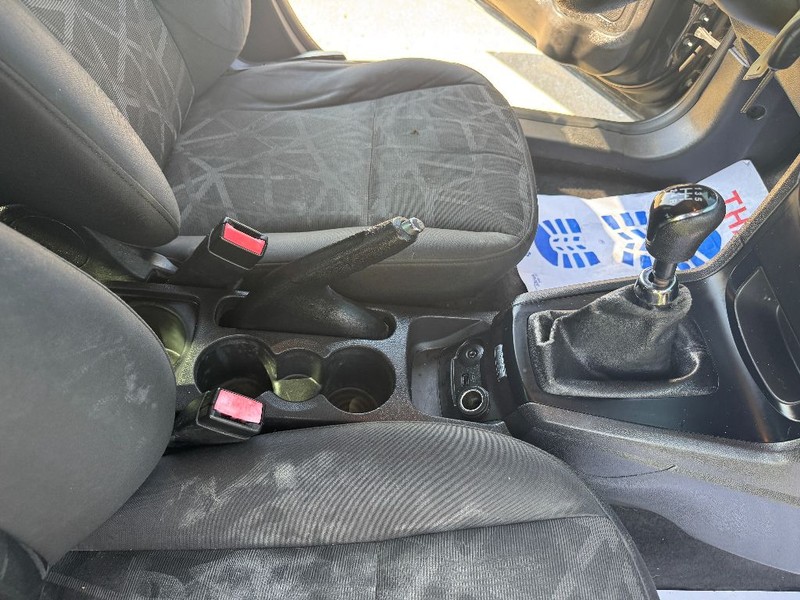 Ford Fiesta Sedan Vehicle Full-screen Gallery Image 24