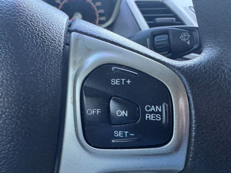 Ford Fiesta Sedan Vehicle Full-screen Gallery Image 27