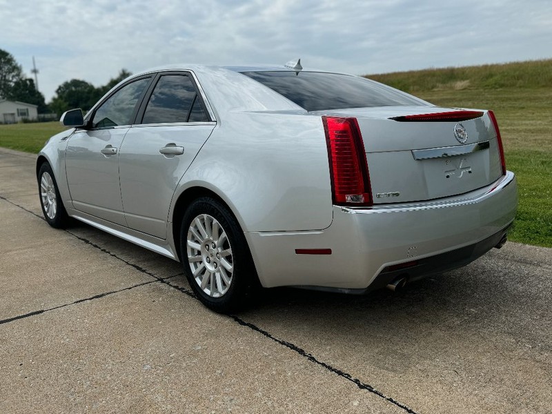 Cadillac CTS Sedan Vehicle Full-screen Gallery Image 07