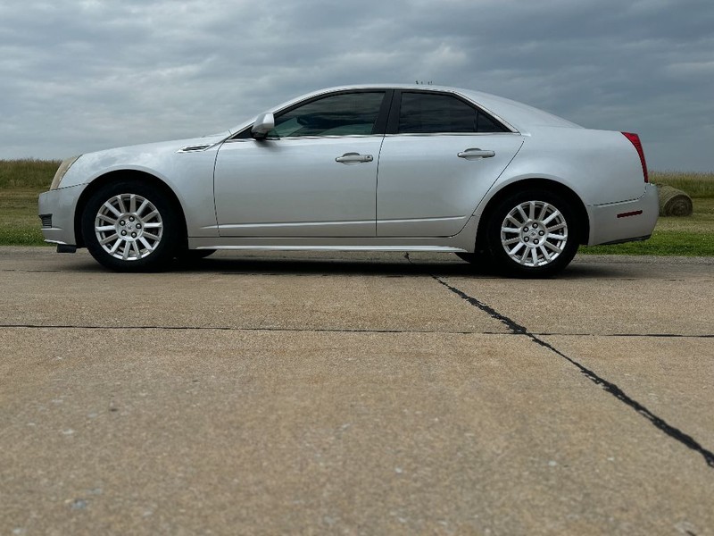 Cadillac CTS Sedan Vehicle Full-screen Gallery Image 08