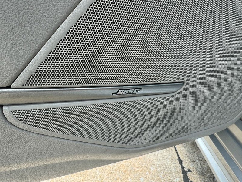 Cadillac CTS Sedan Vehicle Full-screen Gallery Image 17