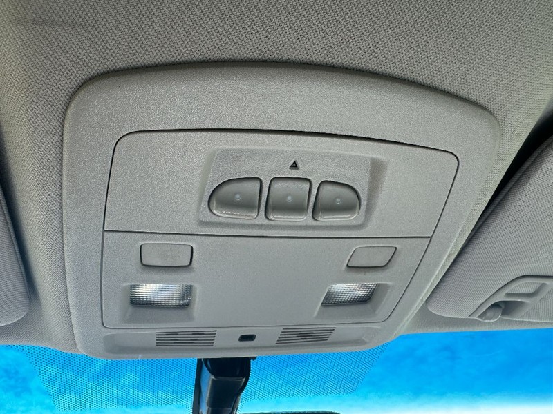 Cadillac CTS Sedan Vehicle Full-screen Gallery Image 29