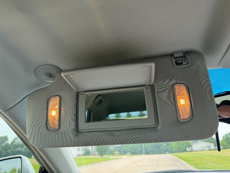 Cadillac CTS Sedan Vehicle Full-screen Gallery Image 30