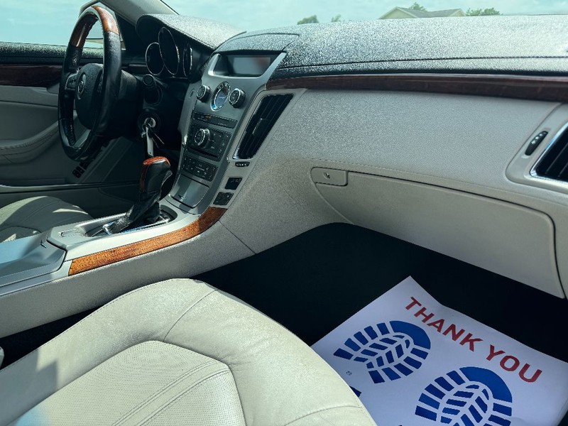 Cadillac CTS Sedan Vehicle Full-screen Gallery Image 35