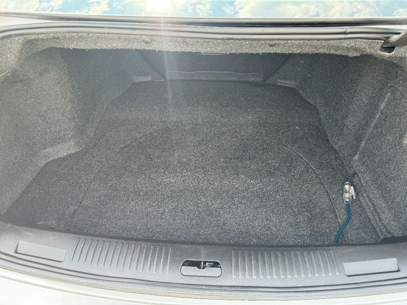 Cadillac CTS Sedan Vehicle Full-screen Gallery Image 39