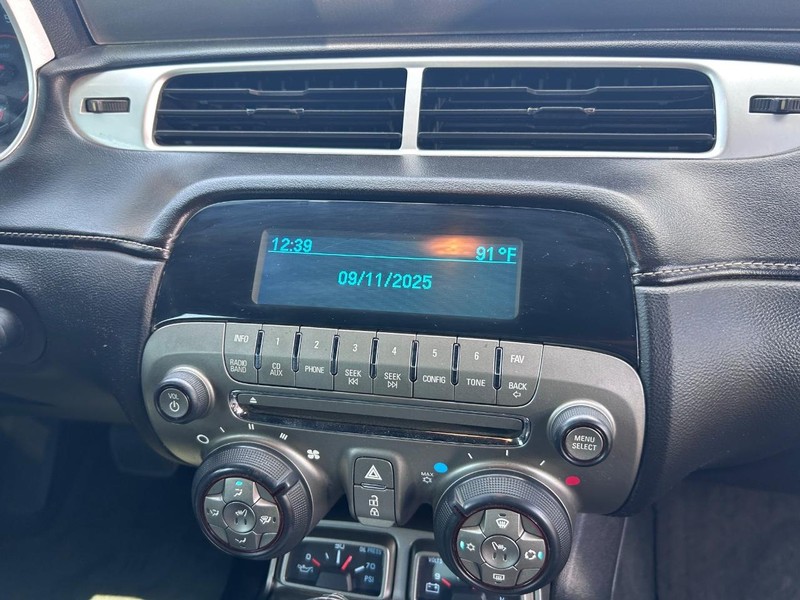 Chevrolet Camaro Vehicle Full-screen Gallery Image 10