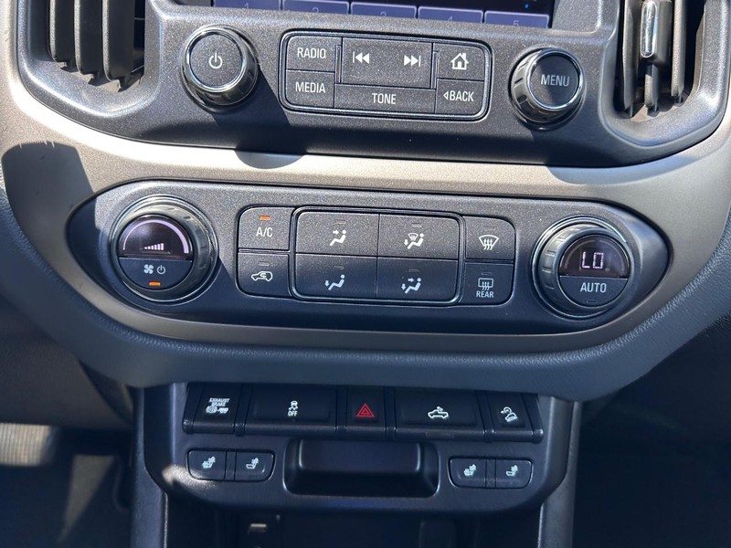 Chevrolet Colorado Vehicle Full-screen Gallery Image 15