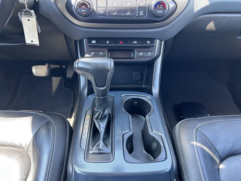 Chevrolet Colorado Vehicle Full-screen Gallery Image 16