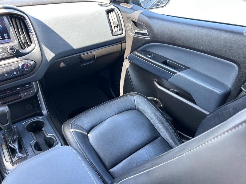 Chevrolet Colorado Vehicle Full-screen Gallery Image 17