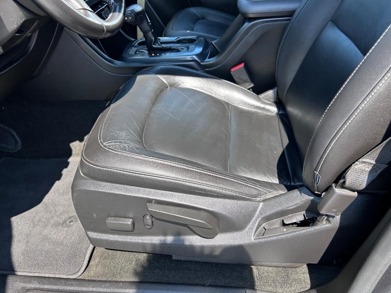 Chevrolet Colorado Vehicle Full-screen Gallery Image 19