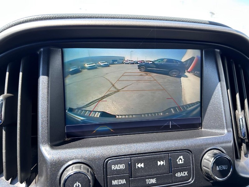 Chevrolet Colorado Vehicle Full-screen Gallery Image 21