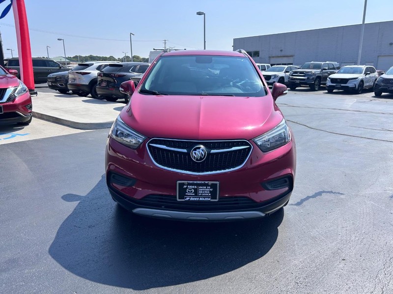 Buick Encore Vehicle Full-screen Gallery Image 02