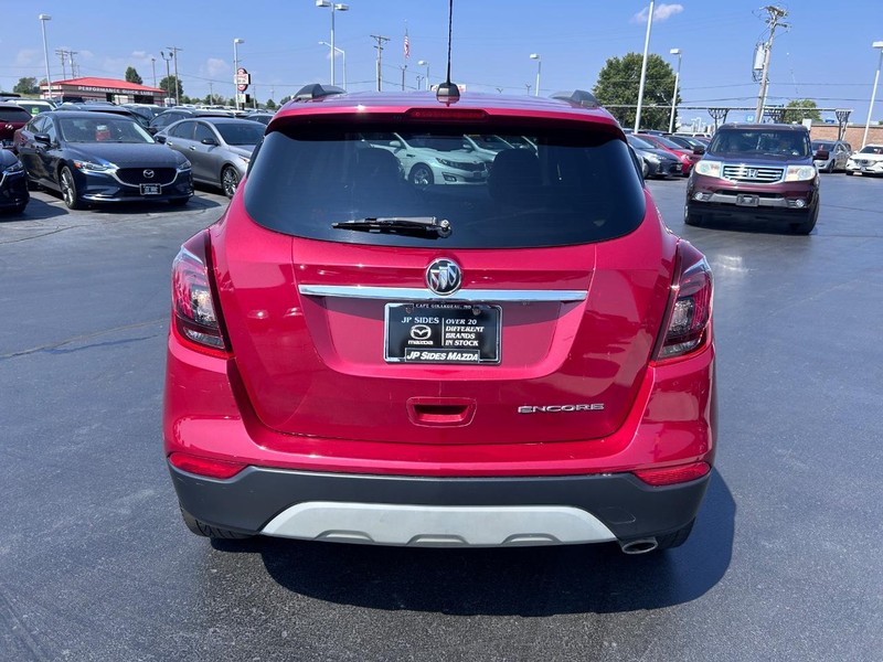 Buick Encore Vehicle Full-screen Gallery Image 06