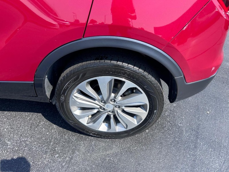 Buick Encore Vehicle Full-screen Gallery Image 08