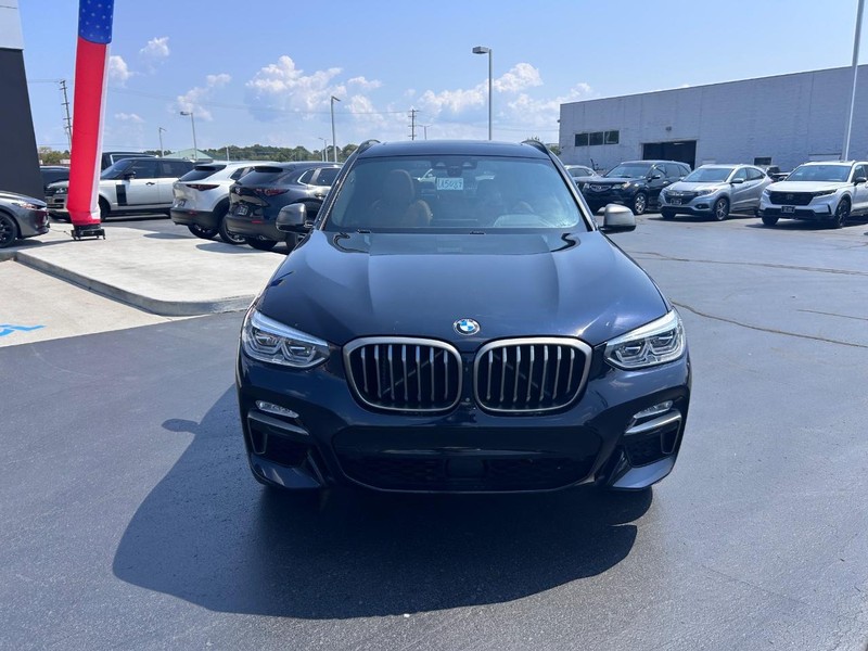 BMW X3 Vehicle Full-screen Gallery Image 02