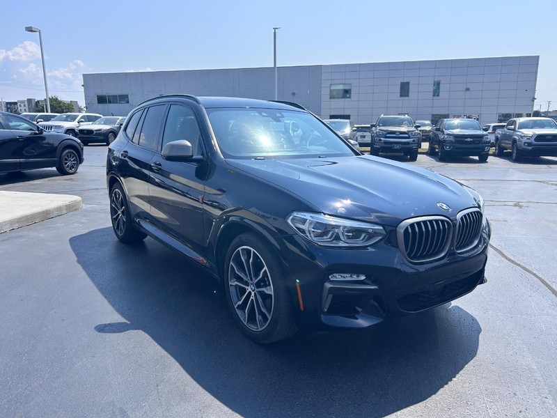 BMW X3 Vehicle Full-screen Gallery Image 03