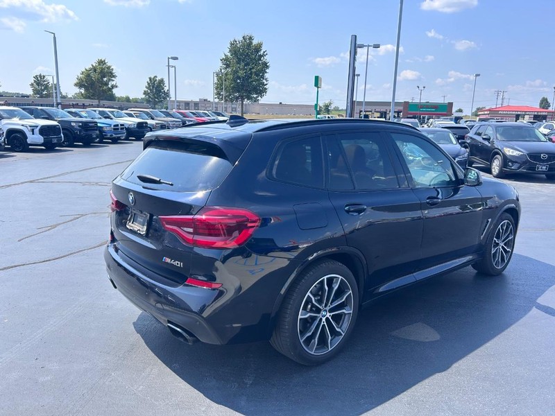 BMW X3 Vehicle Full-screen Gallery Image 05