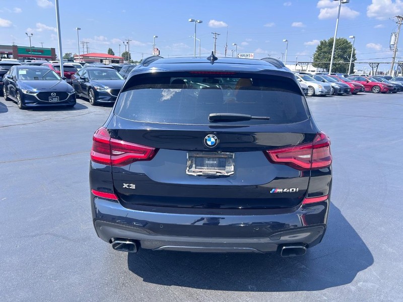 BMW X3 Vehicle Full-screen Gallery Image 06