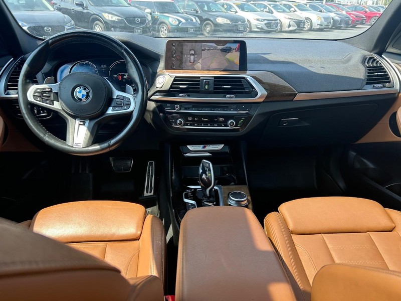 BMW X3 Vehicle Full-screen Gallery Image 13