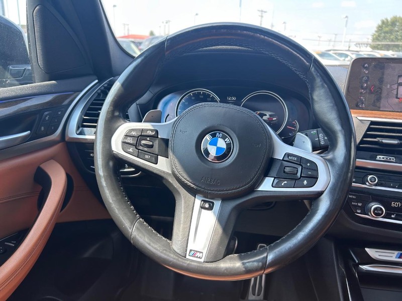 BMW X3 Vehicle Full-screen Gallery Image 14