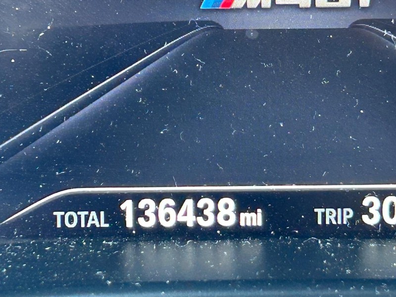 BMW X3 Vehicle Full-screen Gallery Image 25