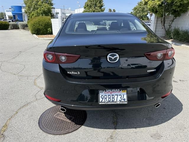 Mazda Mazda3 Sedan Vehicle Full-screen Gallery Image 04