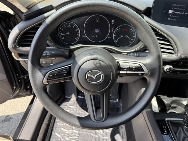 Mazda Mazda3 Sedan Vehicle Full-screen Gallery Image 21