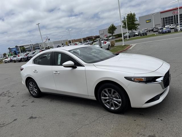 Mazda Mazda3 Sedan Vehicle Full-screen Gallery Image 07